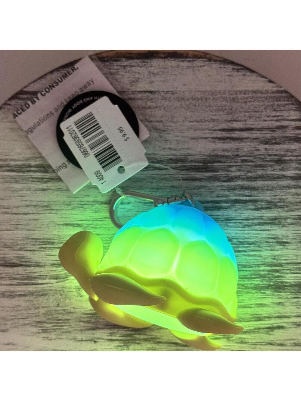 Bath & Body Works Pocket Bac Holder Light up Turtle Keychain NEW WITH TAGS